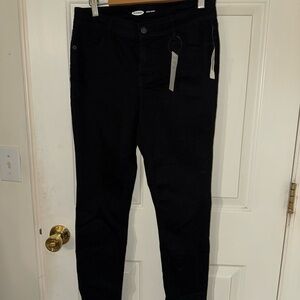 NEW WITH TAGS!!! Old Navy Women's Dark Jeans size 6